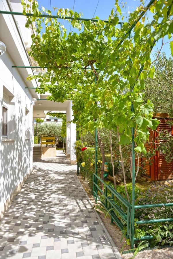 Apartments Divna Betina  Kültér fotó